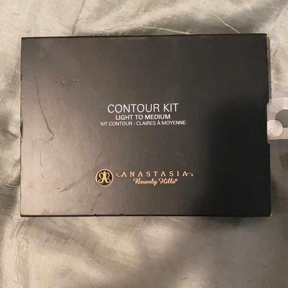 Anastasia Beverly Hills Powder Contour Kit